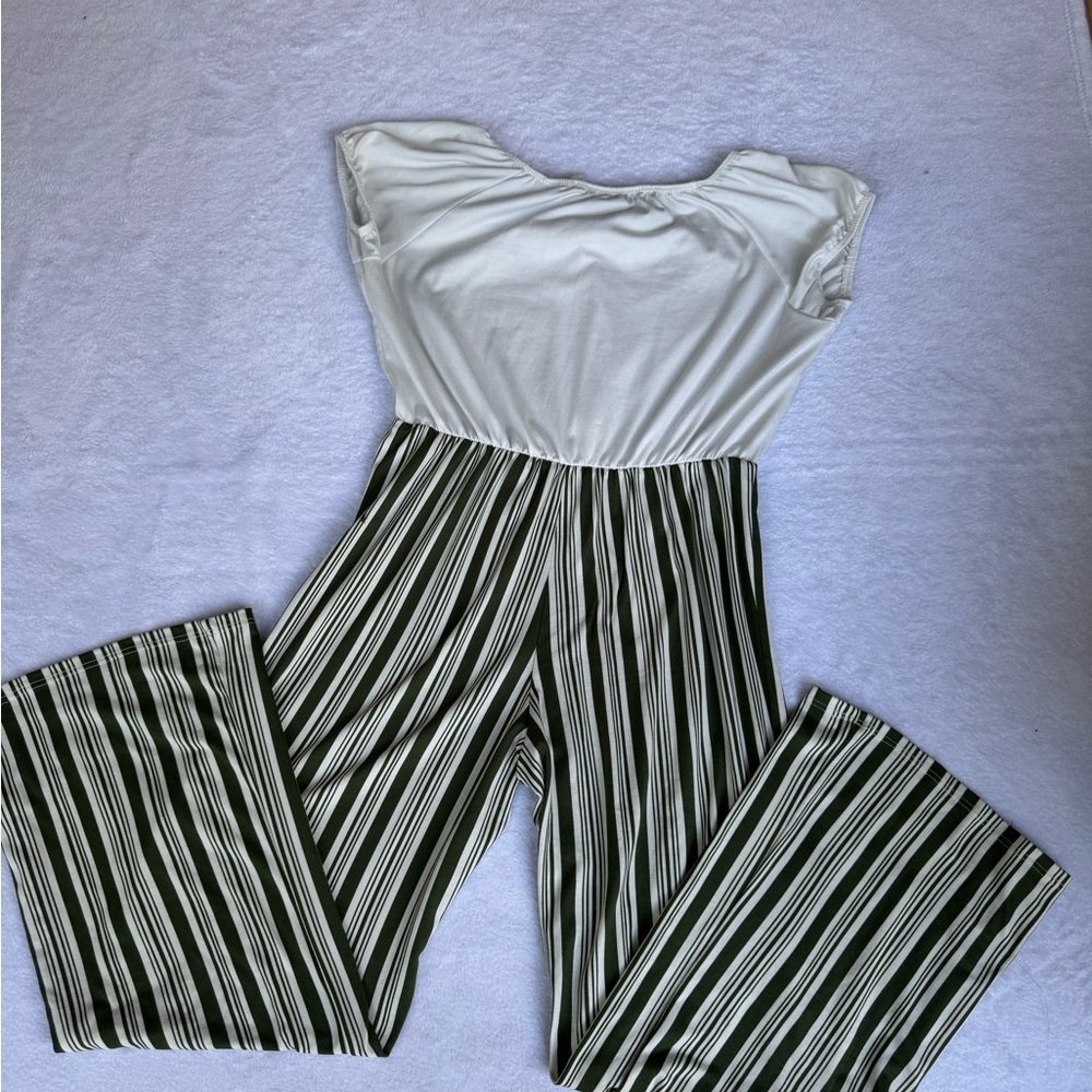 Stylish Kids Striped Romper in green  and White - Picture 7 of 13